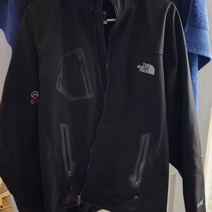 The North Face Men's Black Softshell Jacket